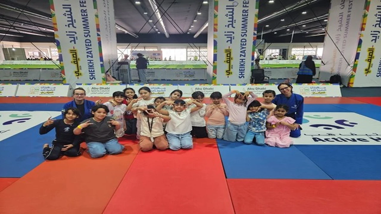 مهرجان الشيخ زايد الصيفي يشهد إقبالًا واسعًا من الطلاب على الأنشطة الرياضية